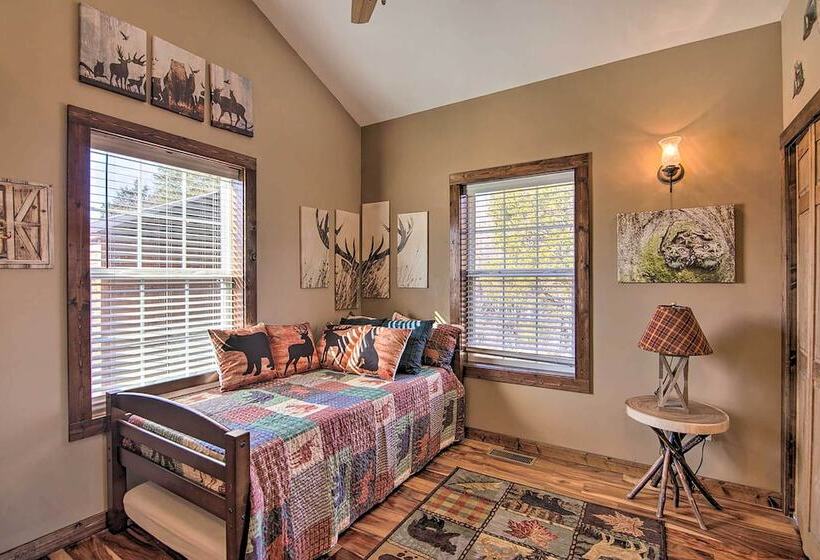 Centerville Cabin Rental: 68 Mi To Nashville!