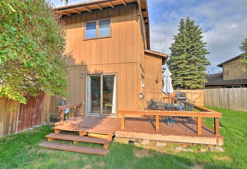 Charming Anchorage Home W/ Grill + Deck!