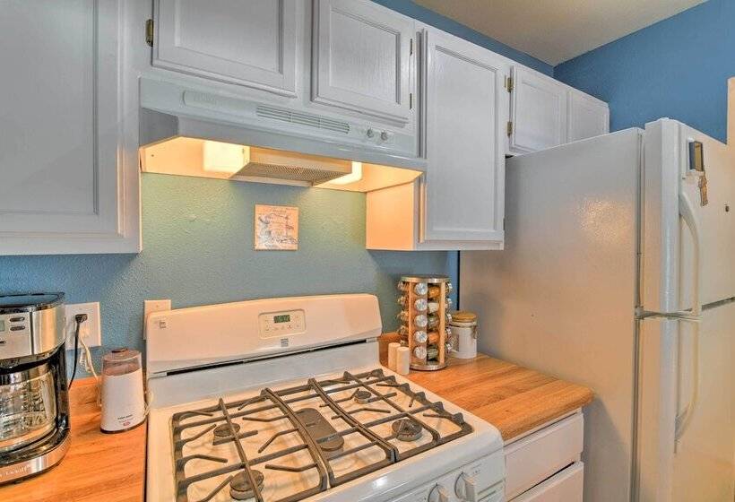 Charming Anchorage Home W/ Grill + Deck!