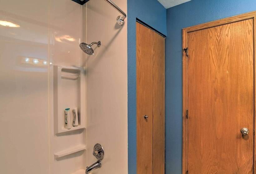 Charming Anchorage Home W/ Grill + Deck!