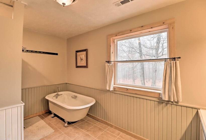 Charming Cabin W/ Hot Tub, Fire Pit & Views!