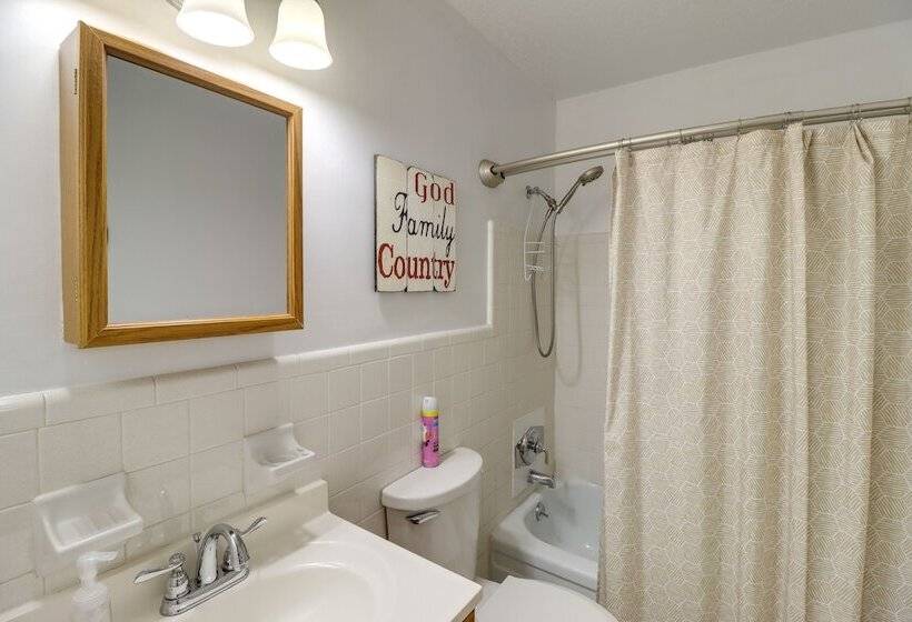 Charming Canalfront Retreat W/ Double Boat Slip!