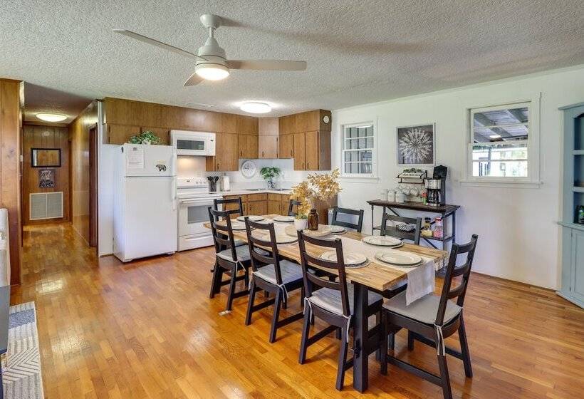 Charming Canalfront Retreat W/ Double Boat Slip!