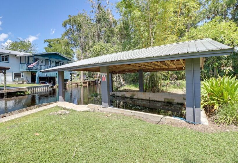 Charming Canalfront Retreat W/ Double Boat Slip!