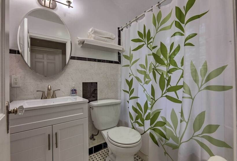 Charming Cincinnati Home < 10 Mi To Downtown!