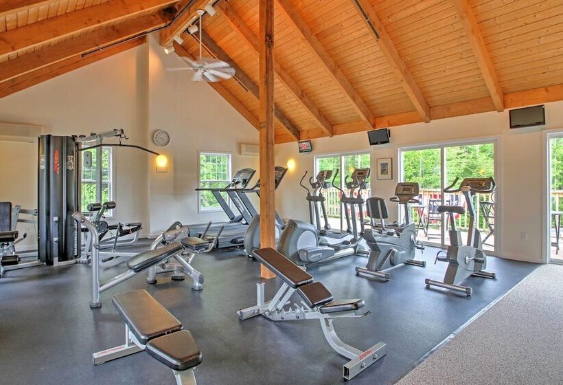 Charming Coastal Cottage W/ Pool Access!