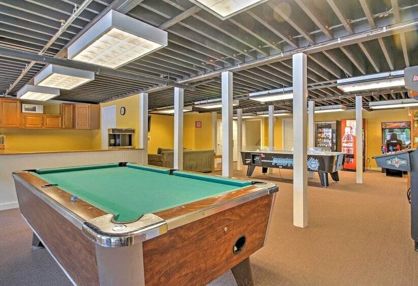 Charming Coastal Cottage W/ Pool Access!