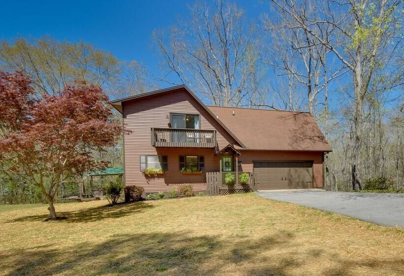 Charming Cottage Near Clemson & Lake Hartwell!