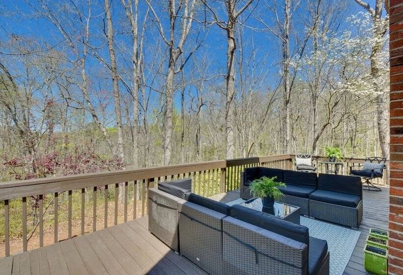 Charming Cottage Near Clemson & Lake Hartwell!