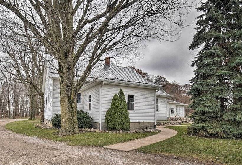 Charming Dairy Farm Home In Indiana Amish Country