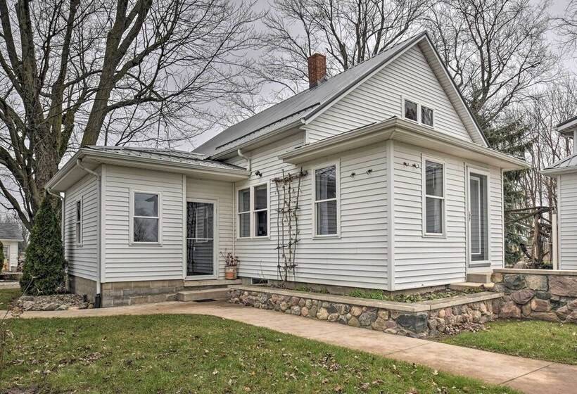 Charming Dairy Farm Home In Indiana Amish Country
