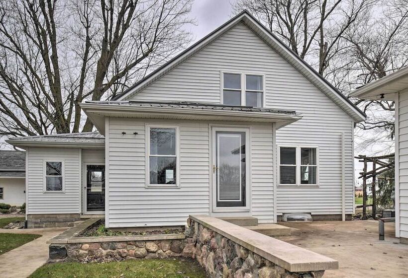 Charming Dairy Farm Home In Indiana Amish Country