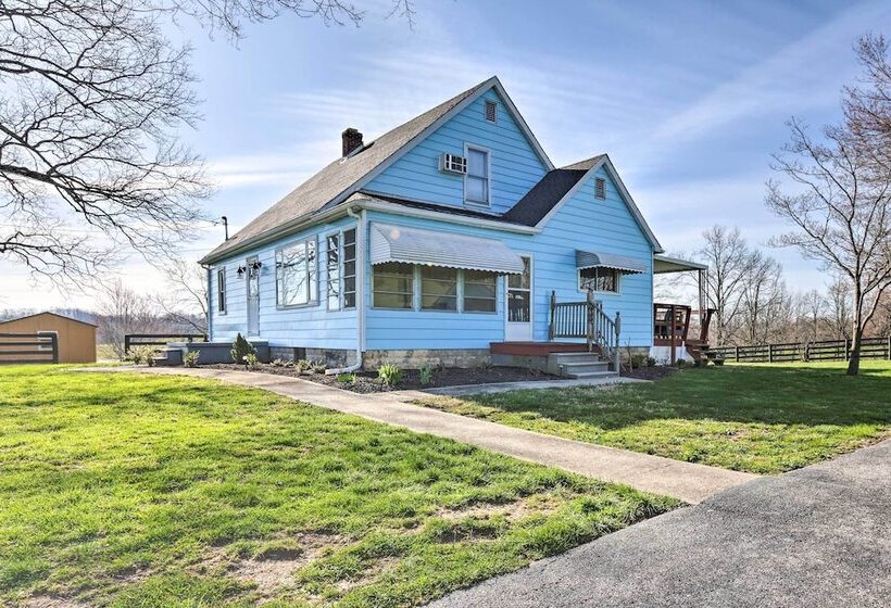 Charming East Bernstadt Retreat < 6 Acre Farm!