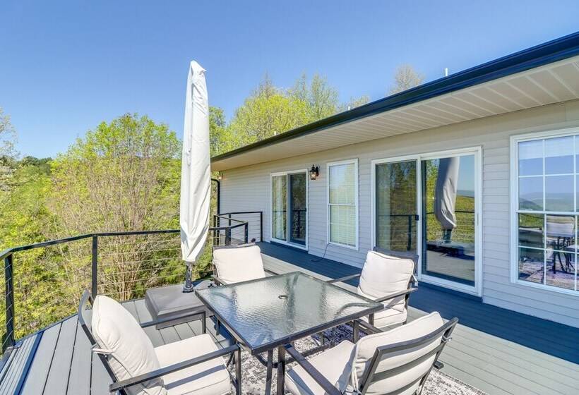 Charming Edgemont Home W/ Deck & Lake Views!