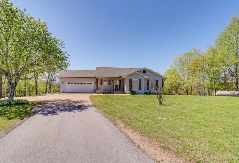 Charming Edgemont Home W/ Deck & Lake Views!