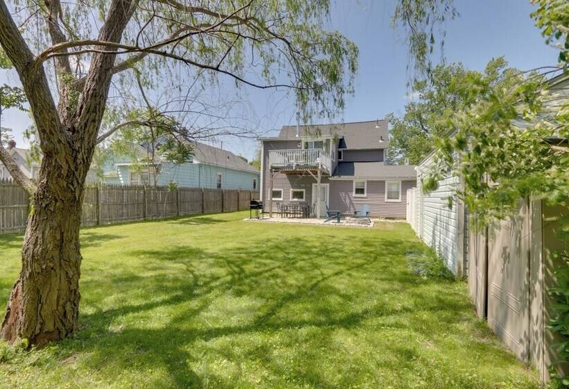 Charming Home ~ 6 Mi To Downtown New Haven!