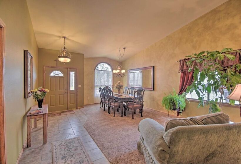 Charming Home W/ Yard ~ 12 Mi To Fort Collins