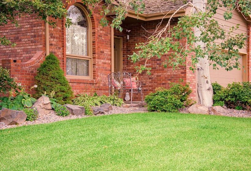 Charming Home W/ Yard ~ 12 Mi To Fort Collins