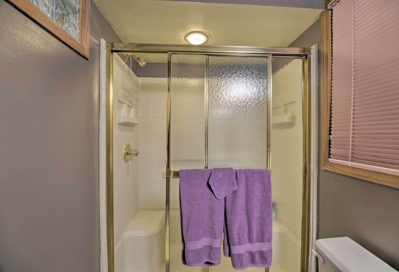 Charming Home W/ Yard ~ 12 Mi To Fort Collins