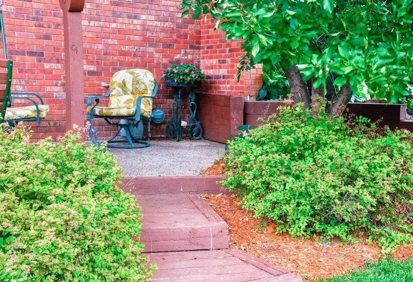 Charming Home W/ Yard ~ 12 Mi To Fort Collins