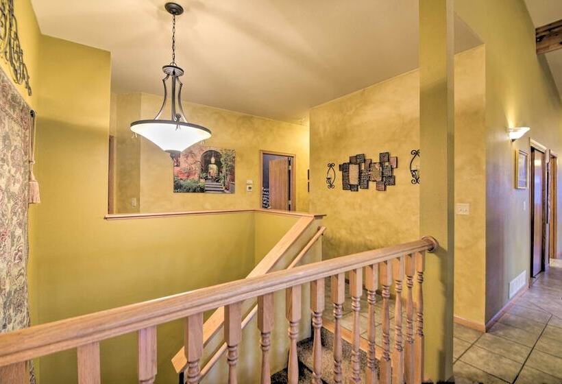 Charming Home W/ Yard ~ 12 Mi To Fort Collins