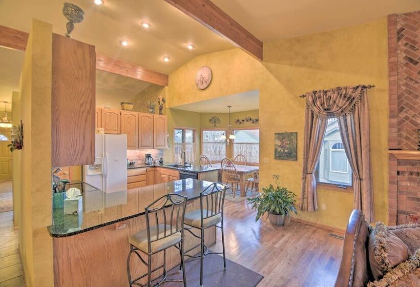 Charming Home W/ Yard ~ 12 Mi To Fort Collins