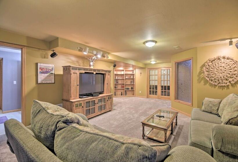 Charming Home W/ Yard ~ 12 Mi To Fort Collins