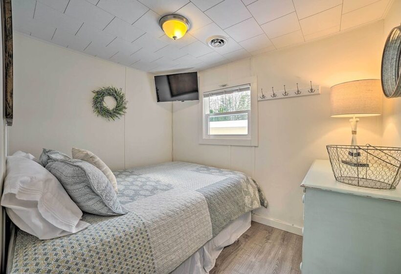 Charming Modern Cottage On Houghton Lake!