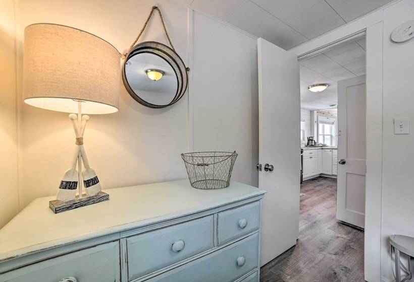 Charming Modern Cottage On Houghton Lake!