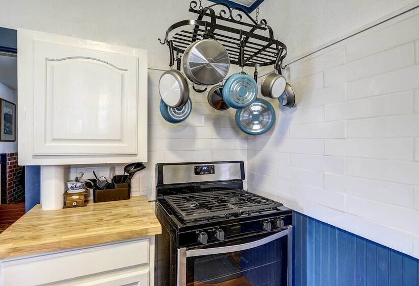 Charming Montrose Family Home: Block To Downtown!