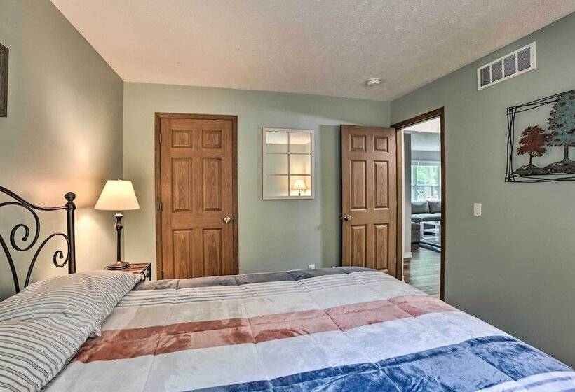 Charming Pentwater Home W/ Fire Pit & Yard!