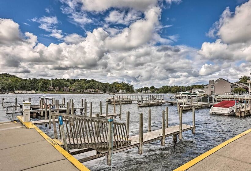 Charming Pentwater Home W/ Fire Pit & Yard!