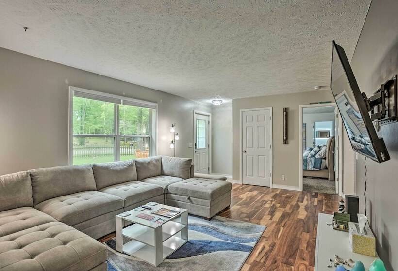 Charming Pentwater Home W/ Fire Pit & Yard!