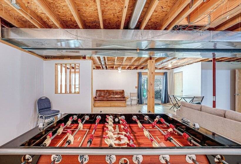 Charming Pentwater Home W/ Fire Pit & Yard!