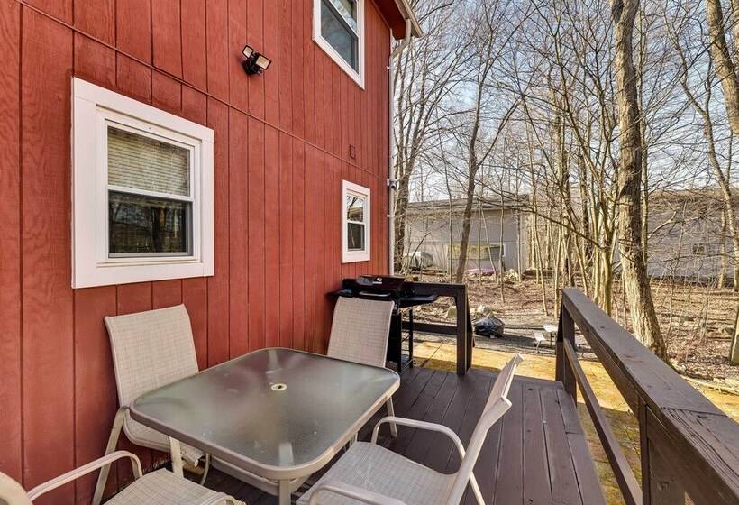 Community Perks & Deck: Charming Poconos Home!