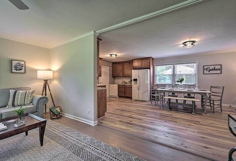 Charming Retreat On 5 Acres W/ Deck & Grill!