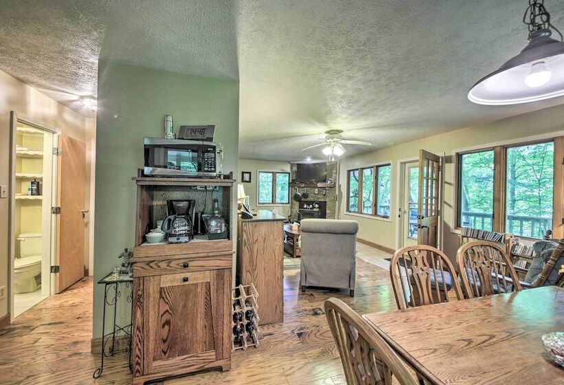 Riverside Cabin W/ 3 Decks In North Vernon!