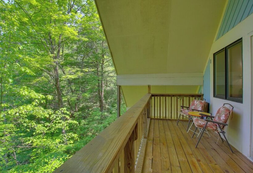 Riverside Cabin W/ 3 Decks In North Vernon!