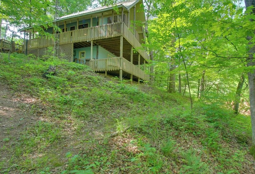Riverside Cabin W/ 3 Decks In North Vernon!