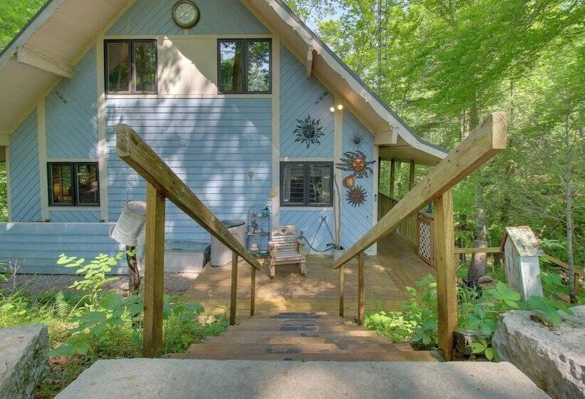 Riverside Cabin W/ 3 Decks In North Vernon!