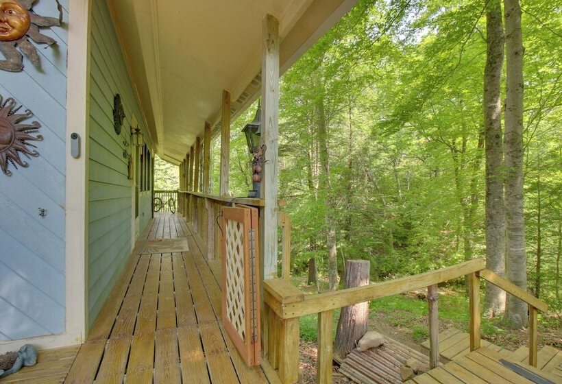 Riverside Cabin W/ 3 Decks In North Vernon!