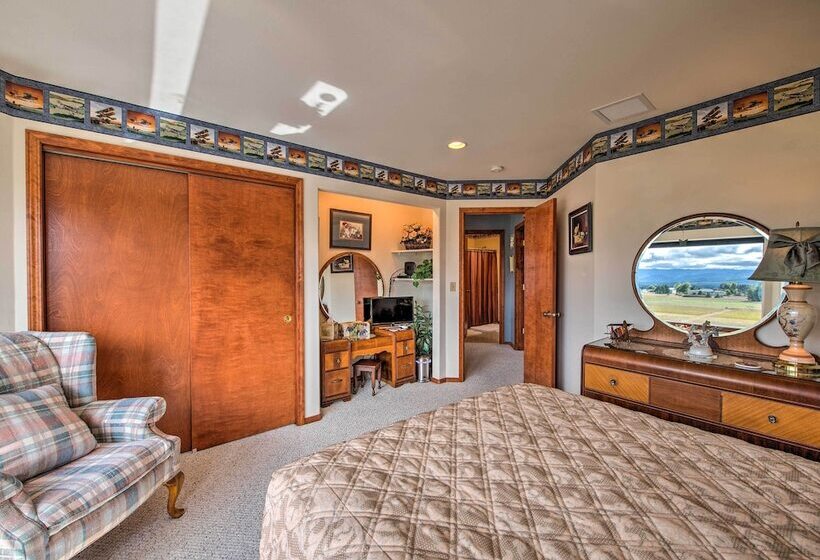 Charming Sequim House W/ Olympic Peninsula Views!