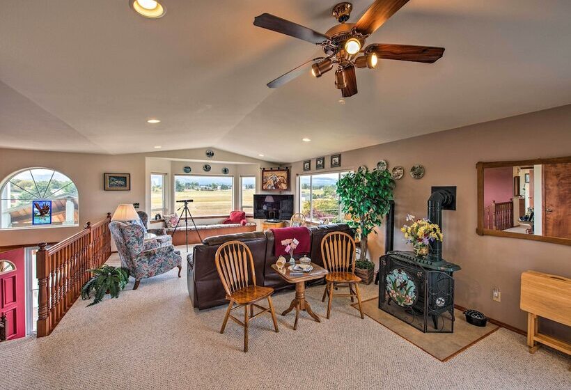 Charming Sequim House W/ Olympic Peninsula Views!