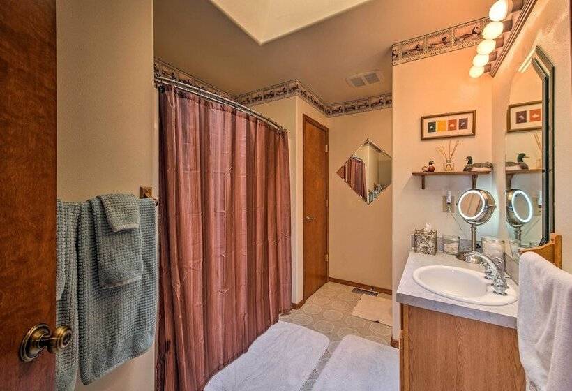 Charming Sequim House W/ Olympic Peninsula Views!