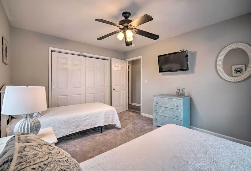 Charming Somers Point House W/ Private Pool!