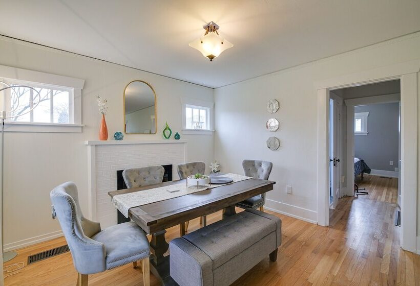 Charming Tacoma Vacation Home W/ Fenced Yard