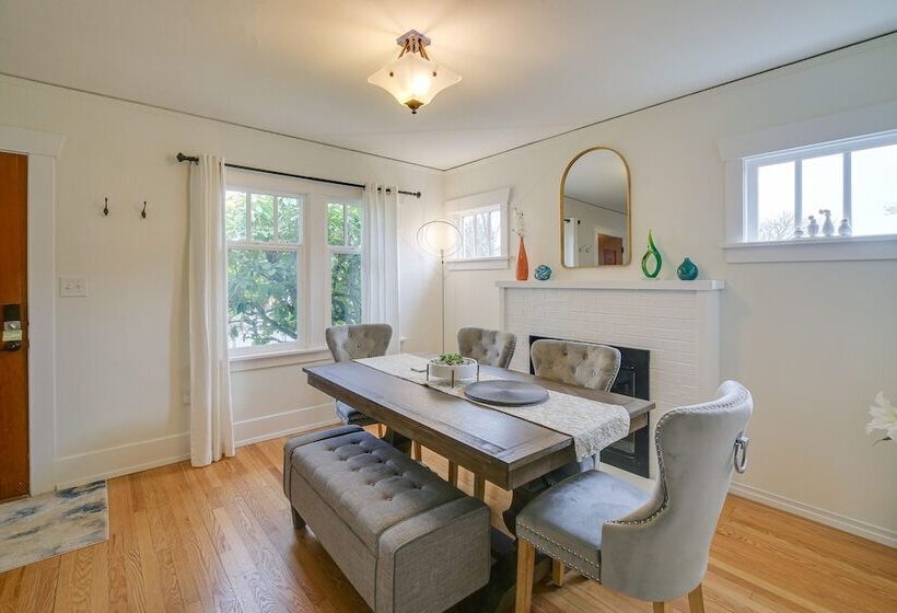 Charming Tacoma Vacation Home W/ Fenced Yard