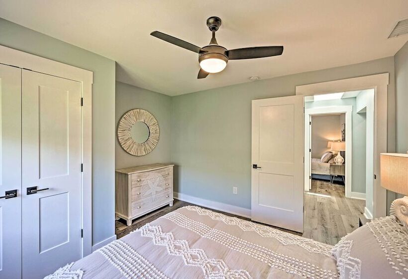 Naples Home W/ Patio < 1 Mi To Beaches!