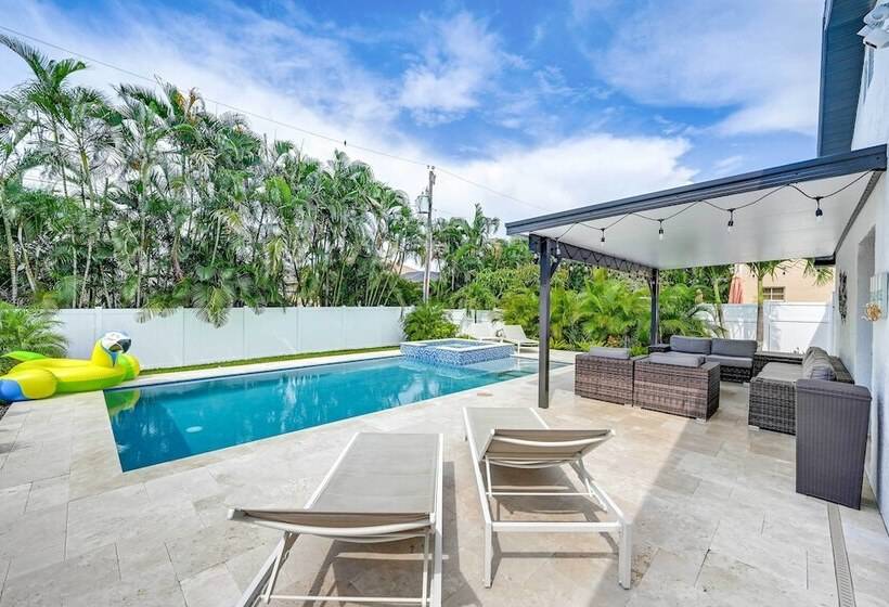 Naples Home W/ Patio < 1 Mi To Beaches!