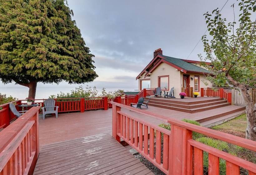 Chic Port Angeles Home W/ Oceanfront Balcony!